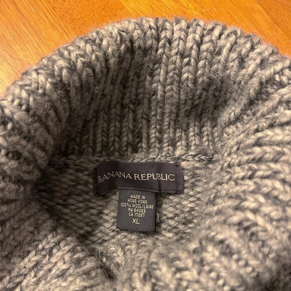 100% Wool Turtleneck Sweater - Banana Republic, XL - Picture 2 of 4